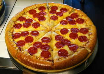 How Many Calories Are in a Slice of Pizza