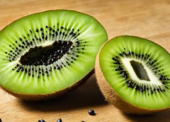 How to Cut a Kiwi|How to cut a kiwi