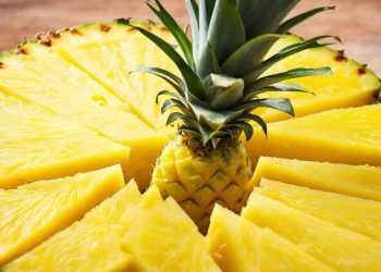 How to Cut a Pineapple Without Waste|How to cut a pineapple without waste|cut pineapple spears