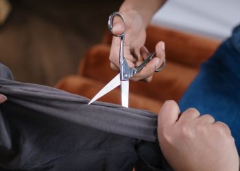 How to Cut a T-Shirt into a Tank Top|How to cut a tshirt into a tank top